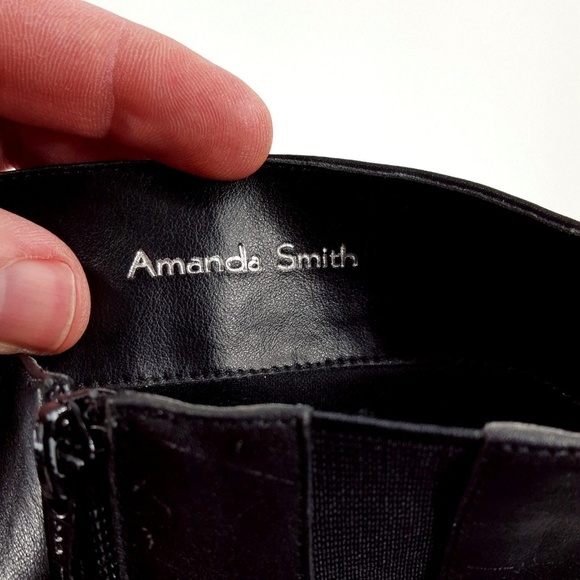 ** SOLD **  Amanda Smith Leather Boots - Picture 8 of 8